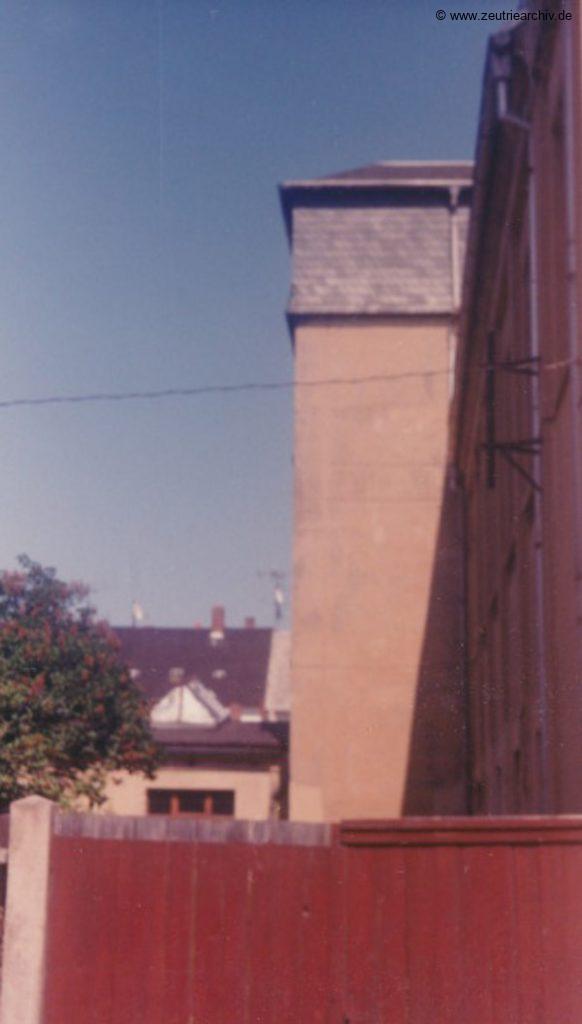 Fotos innen und außen aus mehreren Jahrzehnten der VEB Drahtweberei Neustadt Orla Betriebsteil Zeulenroda DDR heute Zeuro Zeutrie Möbel