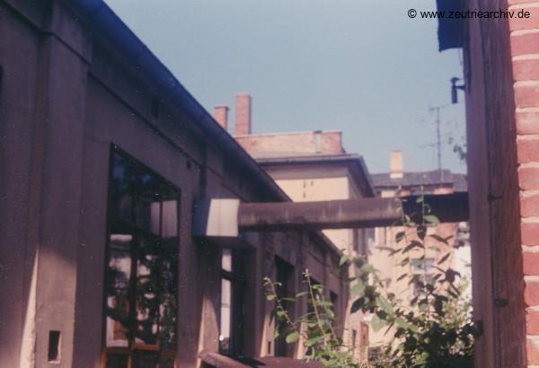 Fotos innen und außen aus mehreren Jahrzehnten der VEB Drahtweberei Neustadt Orla Betriebsteil Zeulenroda DDR heute Zeuro Zeutrie Möbel