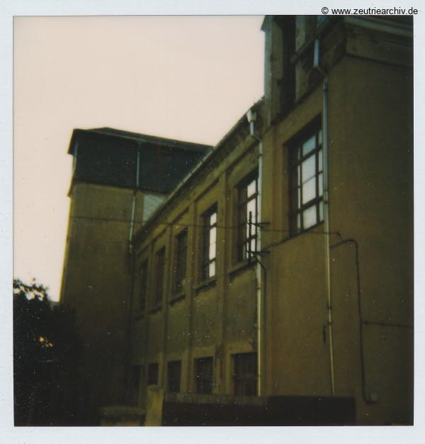 Fotos innen und außen aus mehreren Jahrzehnten der VEB Drahtweberei Neustadt Orla Betriebsteil Zeulenroda DDR heute Zeuro Zeutrie Möbel