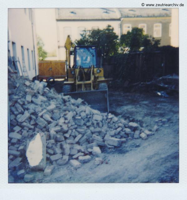 Fotos innen und außen aus mehreren Jahrzehnten der VEB Drahtweberei Neustadt Orla Betriebsteil Zeulenroda DDR heute Zeuro Zeutrie Möbel