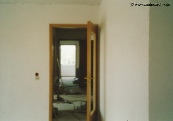 Fotos innen und außen aus mehreren Jahrzehnten der VEB Drahtweberei Neustadt Orla Betriebsteil Zeulenroda DDR heute Zeuro Zeutrie Möbel