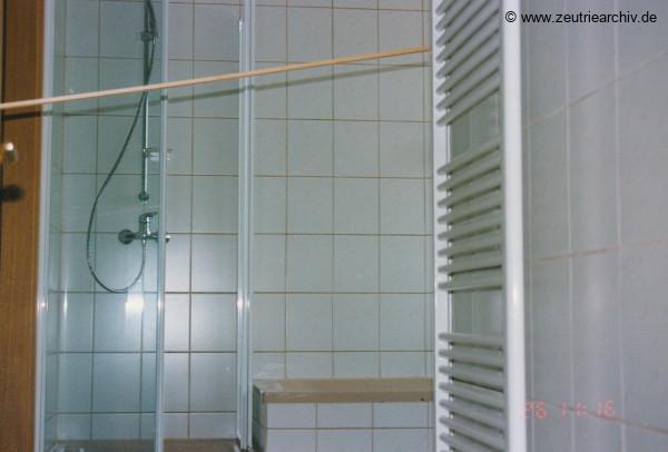 Fotos innen und außen aus mehreren Jahrzehnten der VEB Drahtweberei Neustadt Orla Betriebsteil Zeulenroda DDR heute Zeuro Zeutrie Möbel