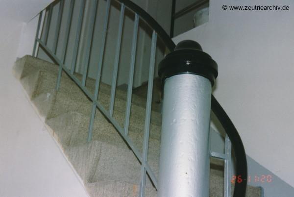 Fotos innen und außen aus mehreren Jahrzehnten der VEB Drahtweberei Neustadt Orla Betriebsteil Zeulenroda DDR heute Zeuro Zeutrie Möbel