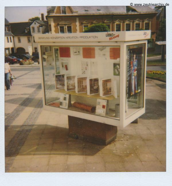 Fotos innen und außen aus mehreren Jahrzehnten der VEB Drahtweberei Neustadt Orla Betriebsteil Zeulenroda DDR heute Zeuro Zeutrie Möbel