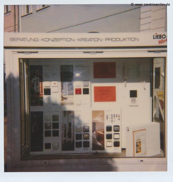 Fotos innen und außen aus mehreren Jahrzehnten der VEB Drahtweberei Neustadt Orla Betriebsteil Zeulenroda DDR heute Zeuro Zeutrie Möbel