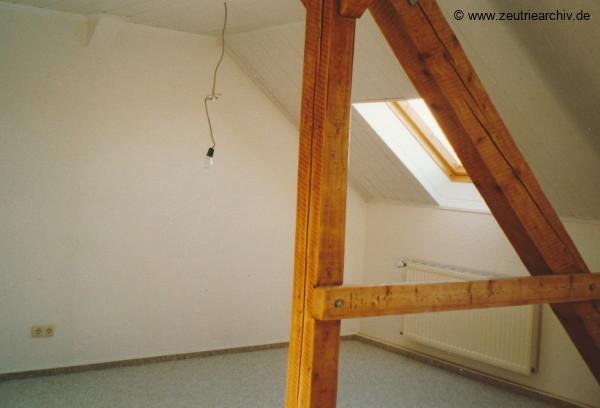 Fotos innen und außen aus mehreren Jahrzehnten der VEB Drahtweberei Neustadt Orla Betriebsteil Zeulenroda DDR heute Zeuro Zeutrie Möbel
