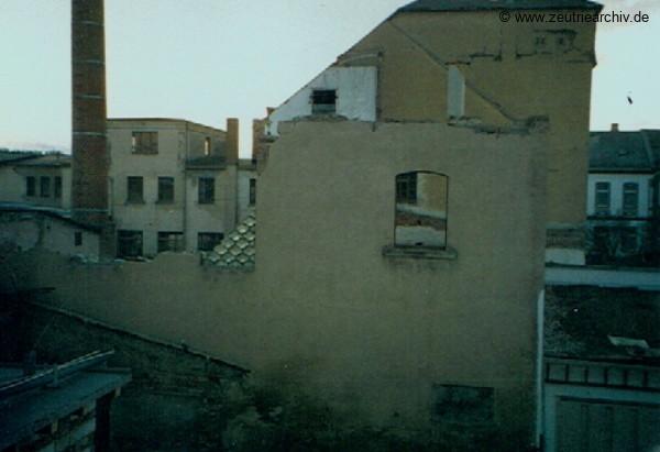 Fotos innen und außen aus mehreren Jahrzehnten der VEB Drahtweberei Neustadt Orla Betriebsteil Zeulenroda Baderschneider Lenzner DDR heute Zeuro Zeutrie Möbel